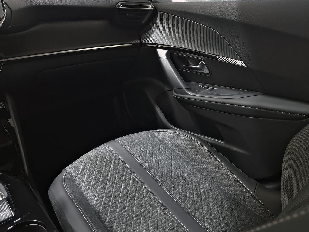 Peugeot 2008 Allure Puretech 130 S&S EAT8 29