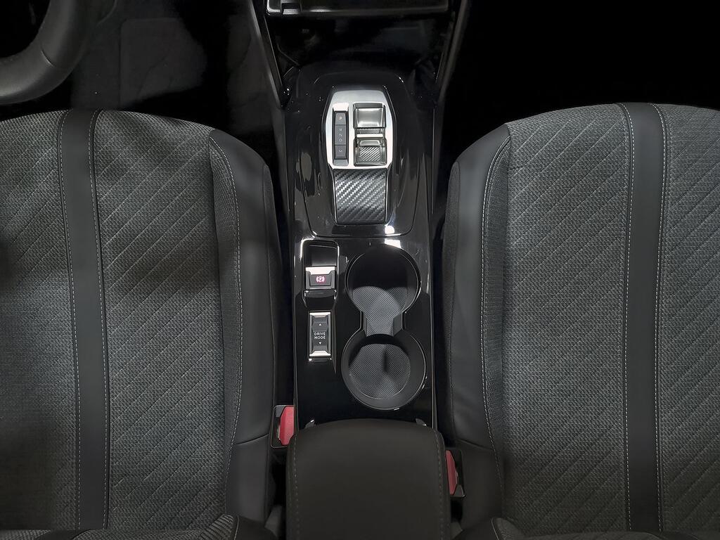Peugeot 2008 Allure Puretech 130 S&S EAT8 26