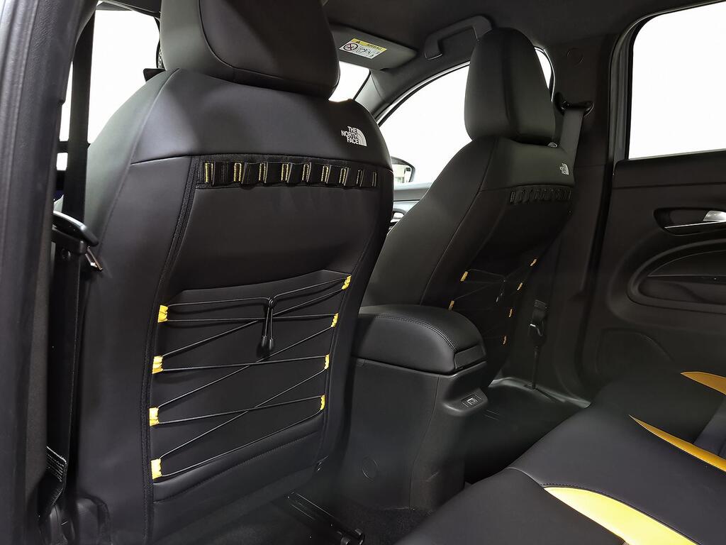Jeep Avenger 1.2 eHybrid 4xe 145CV T. North Face 37