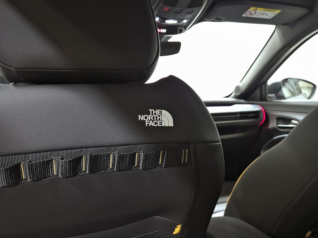 Jeep Avenger 1.2 eHybrid 4xe 145CV T. North Face 36