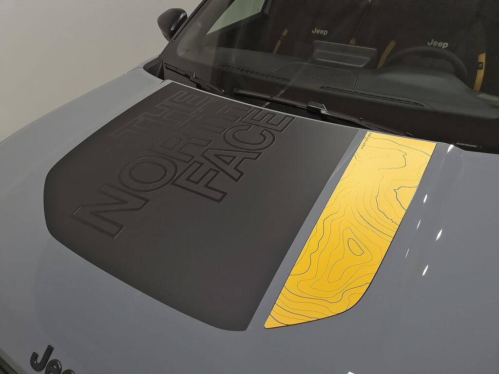 Jeep Avenger 1.2 eHybrid 4xe 145CV T. North Face 42