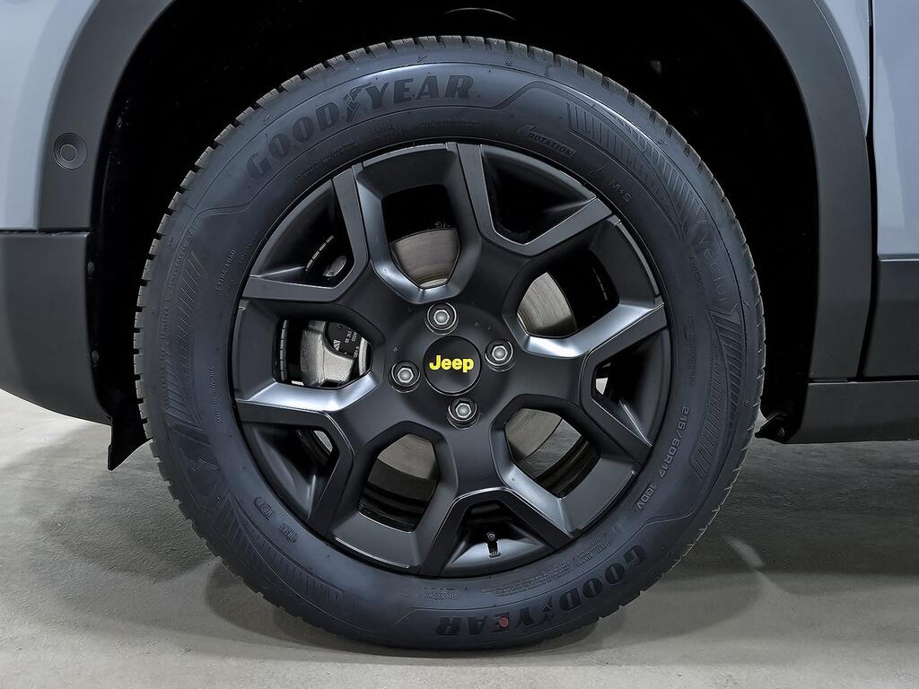 Jeep Avenger 1.2 eHybrid 4xe 145CV T. North Face 11